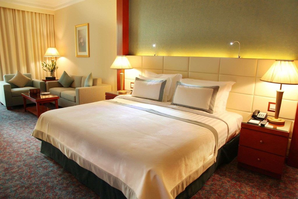 Grand Excelsior Hotel Al Barsha 7