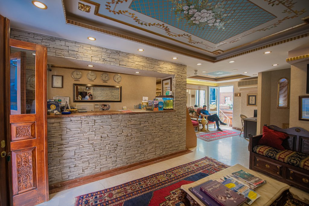 Kaftan Hotel 1
