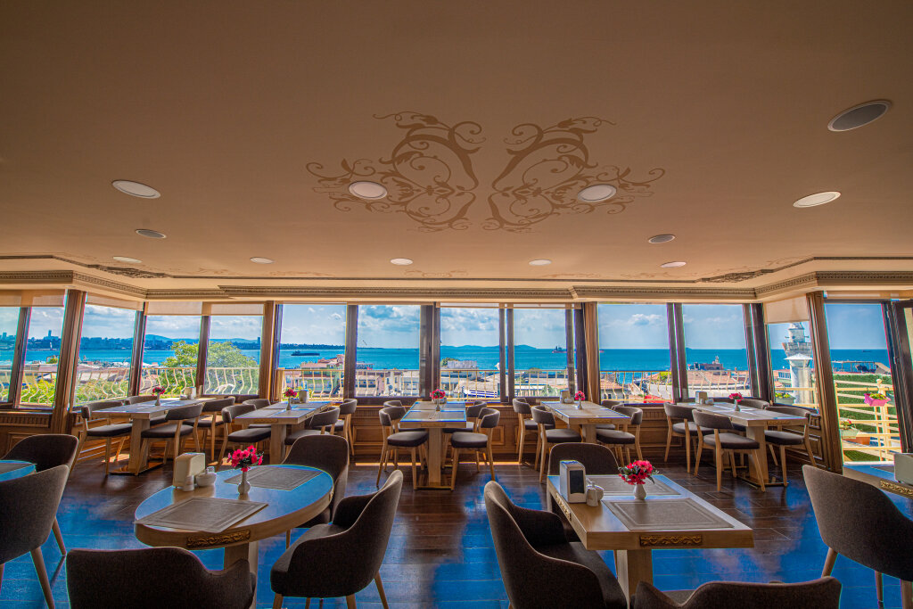 Kaftan Hotel 10