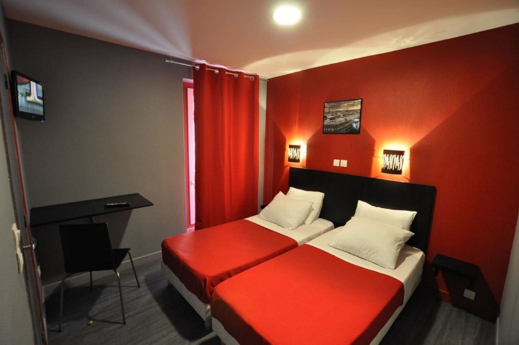Hipotel Paris Gambetta Republique 10