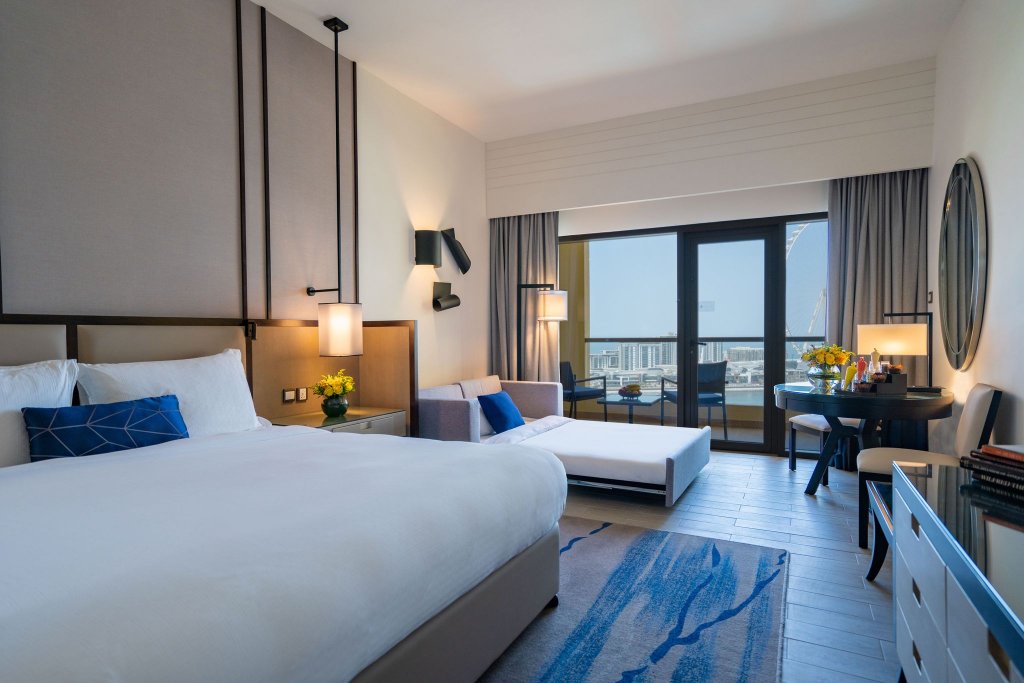 Amwaj Rotana, Jumeirah Beach 7