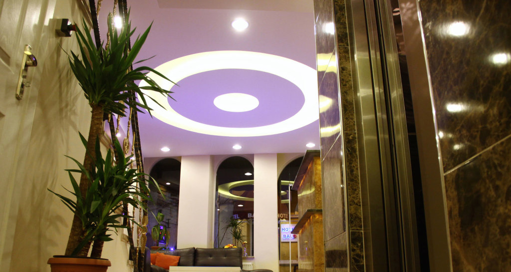 Hotel Life Room 16