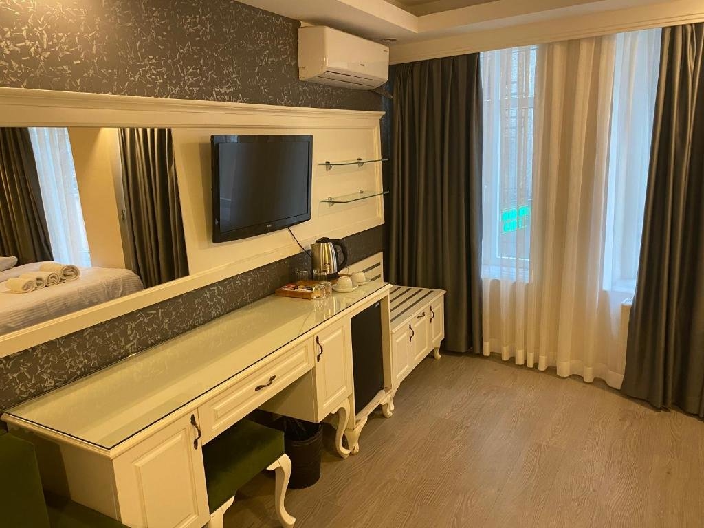 Hotel Life Room 22