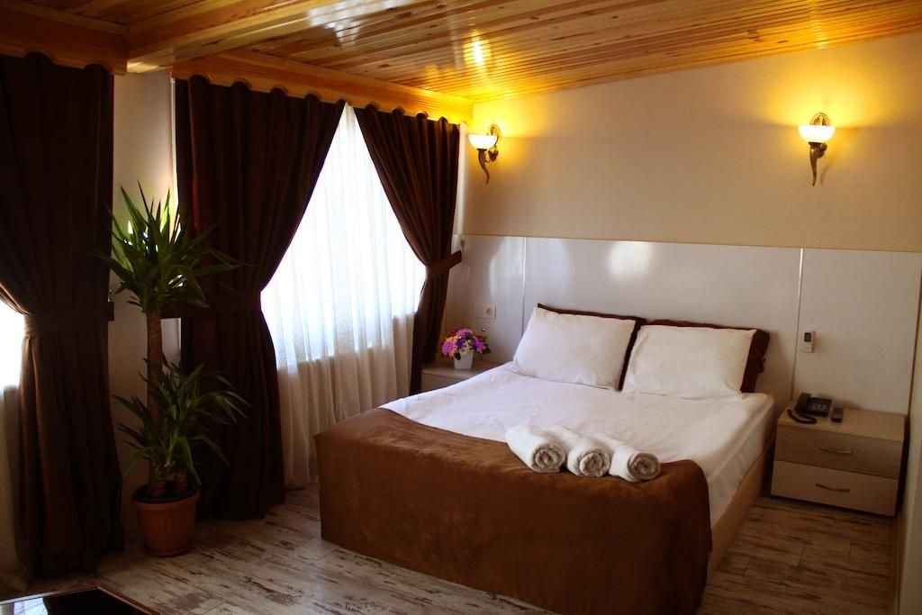 Hotel Life Room 24