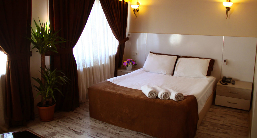 Hotel Life Room 6