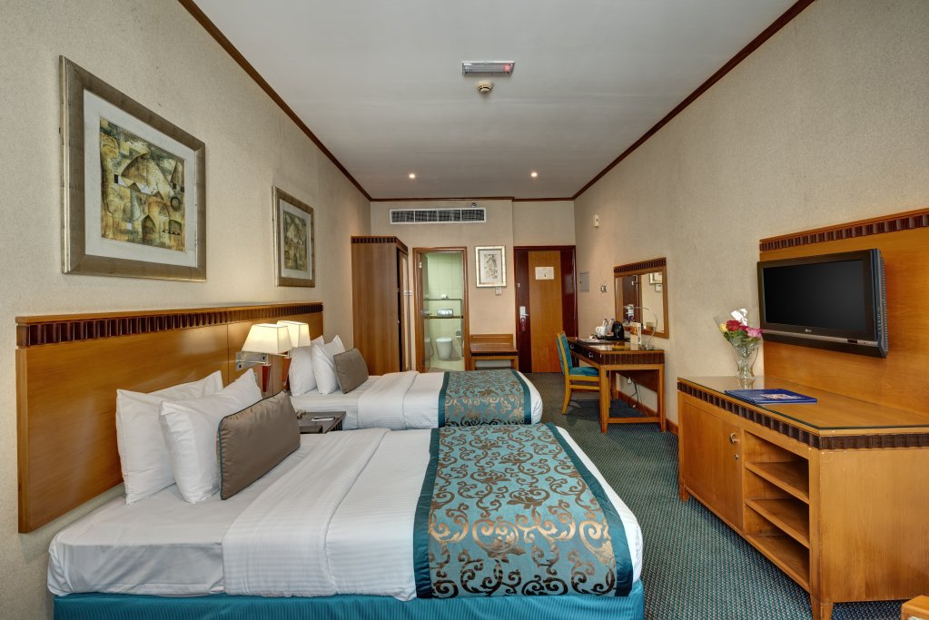 Golden Tulip Al Barsha 6