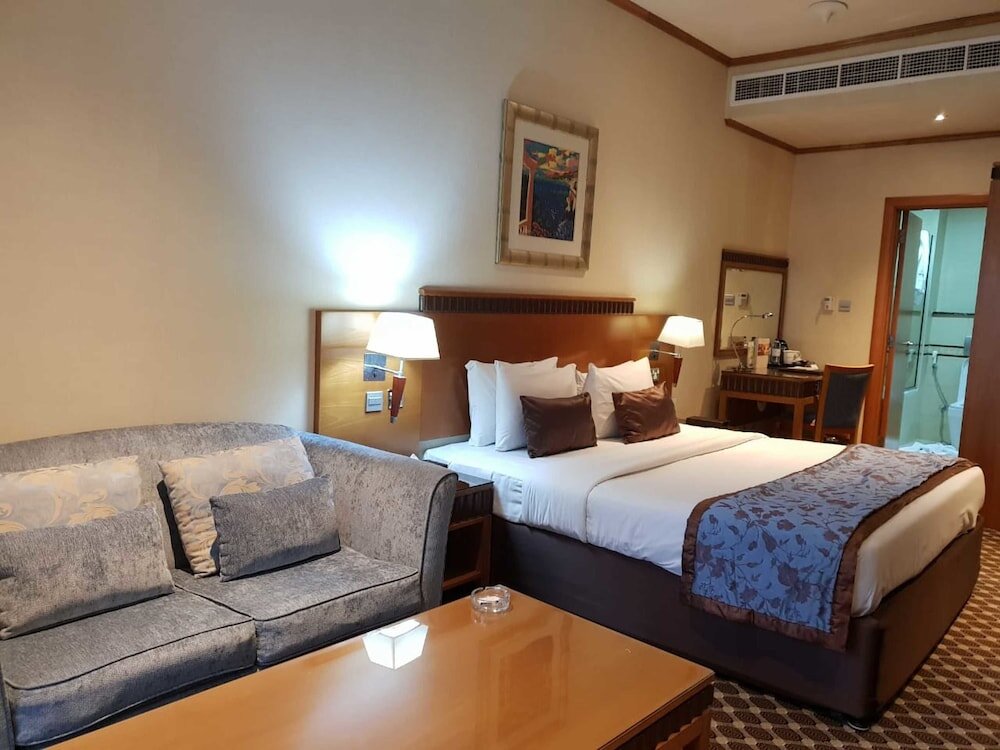 Golden Tulip Al Barsha 7