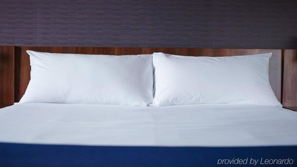 Holiday Inn Express Paris-Canal de la Villette, an IHG Hotel 1