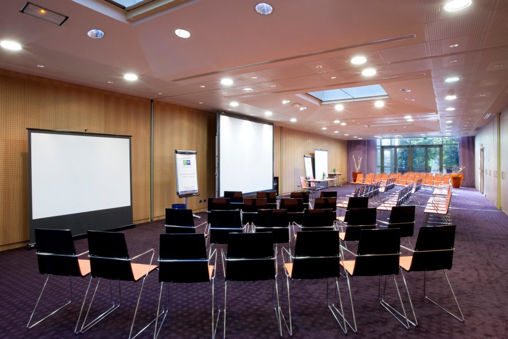 Holiday Inn Express Paris-Canal de la Villette, an IHG Hotel 9