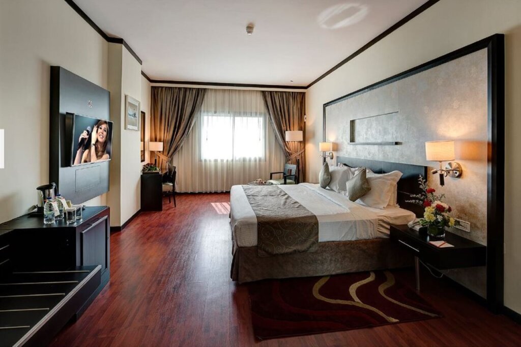 Grandeur Hotel 13
