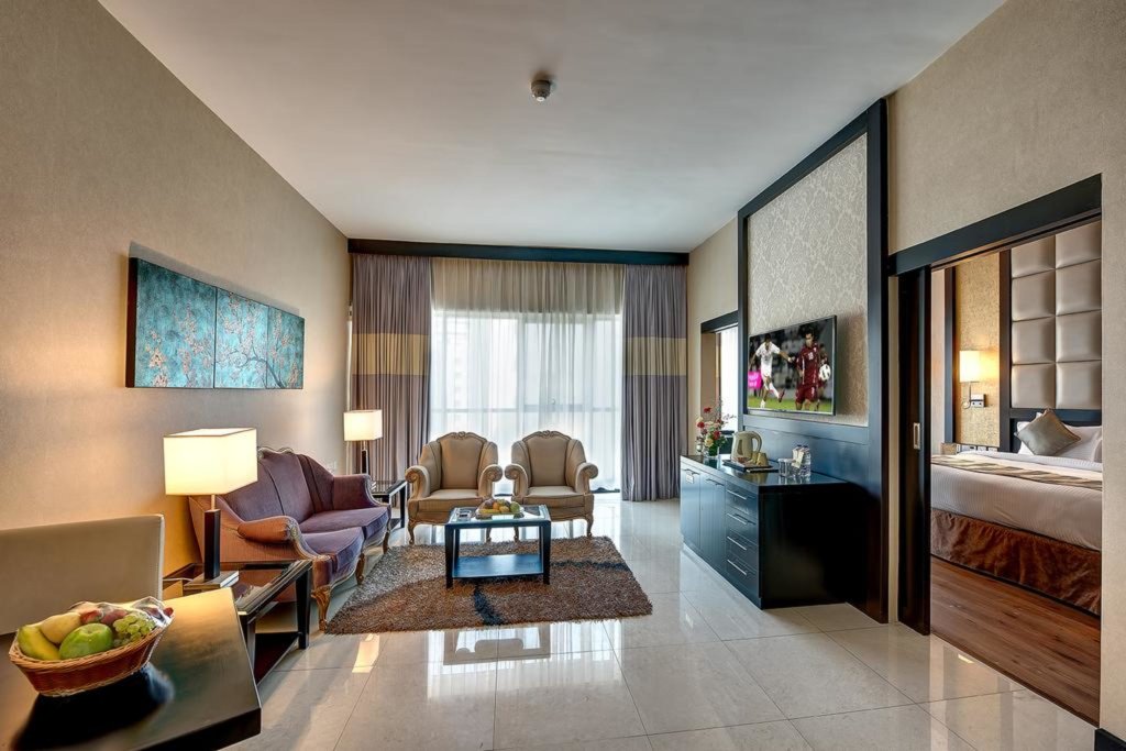 Grandeur Hotel 2