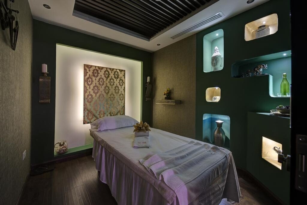 Grandeur Hotel 4