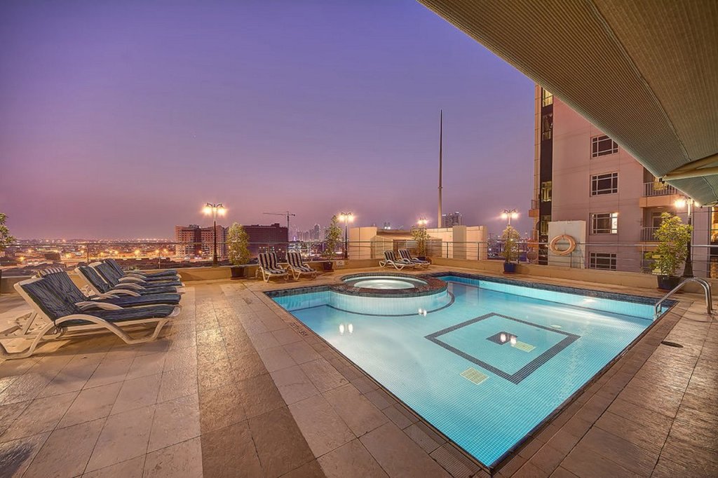 Grandeur Hotel 8