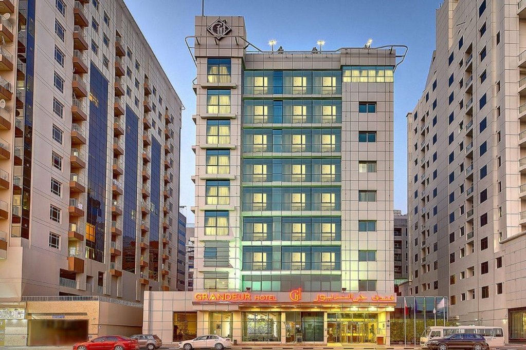 Grandeur Hotel 9