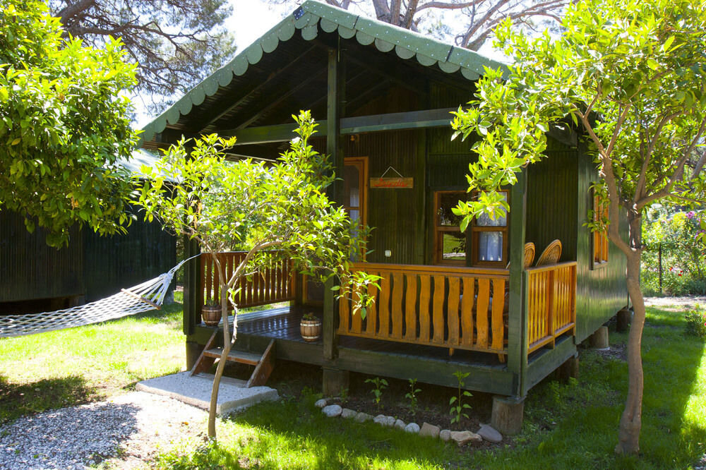 Etenna Beach Bungalows 12