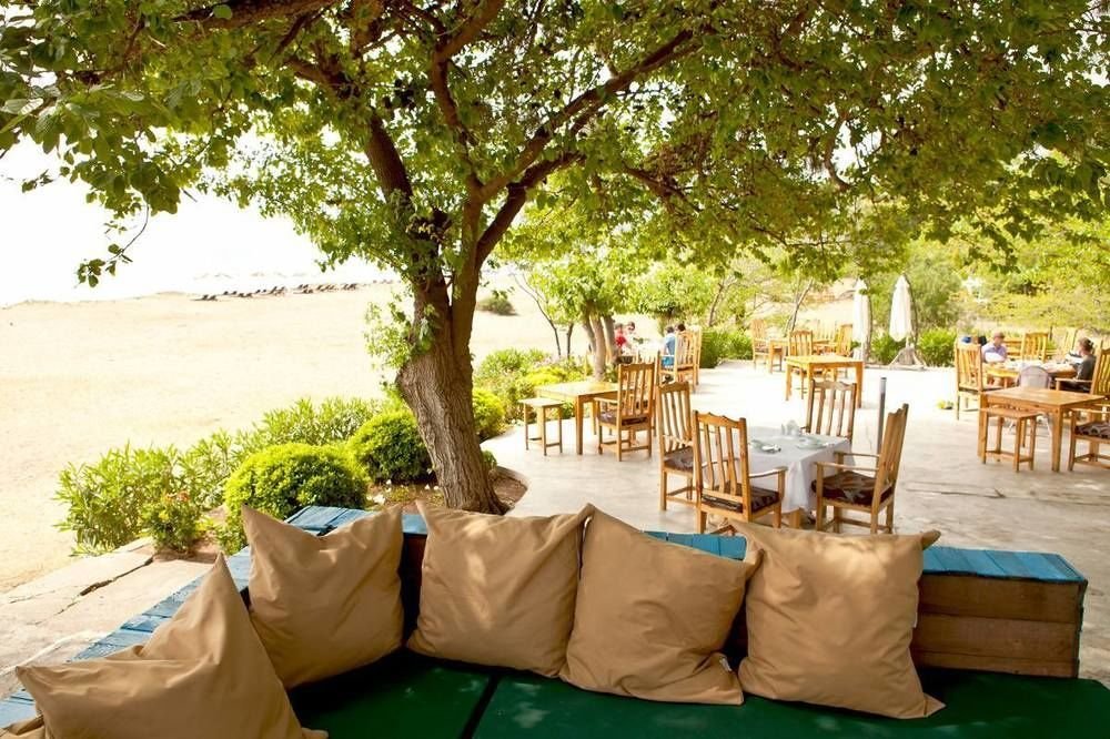Etenna Beach Bungalows 2