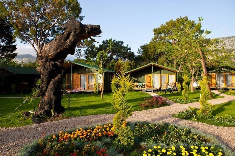 Etenna Beach Bungalows 7