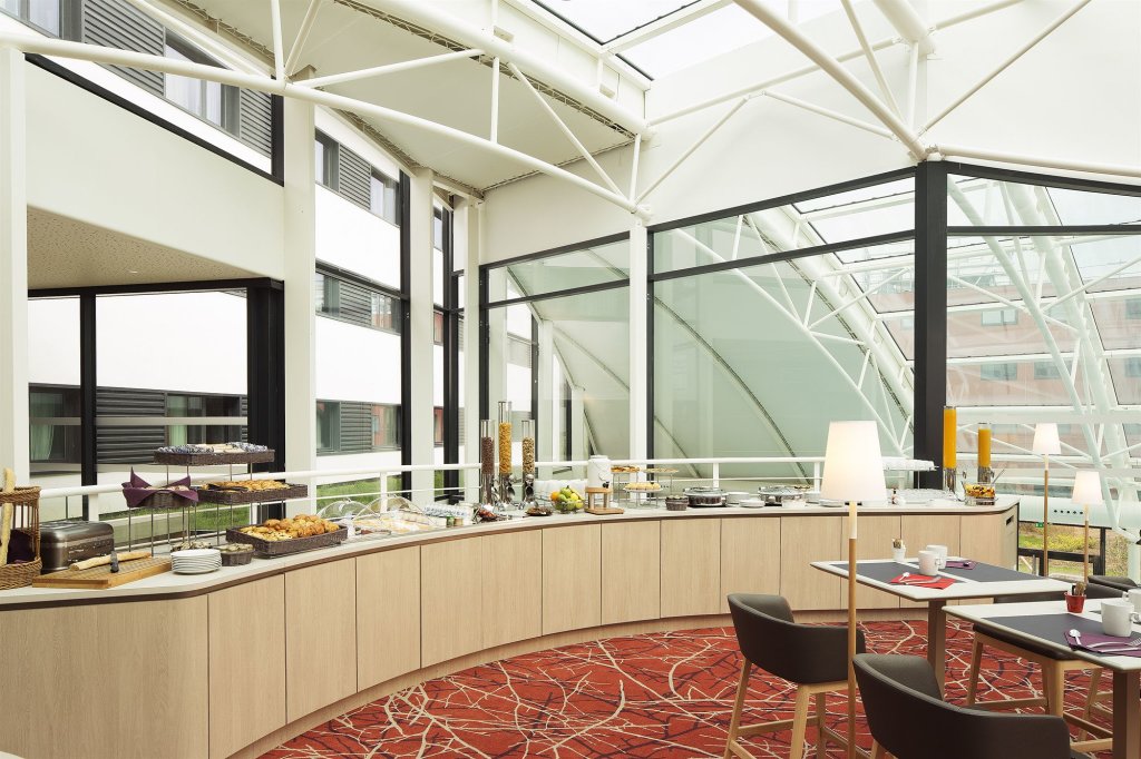 Hotel Oceania Paris Roissy CDG 11