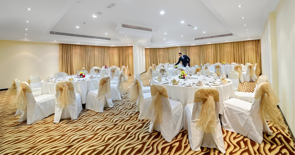 Al Majaz Premiere Hotel Apartment 17