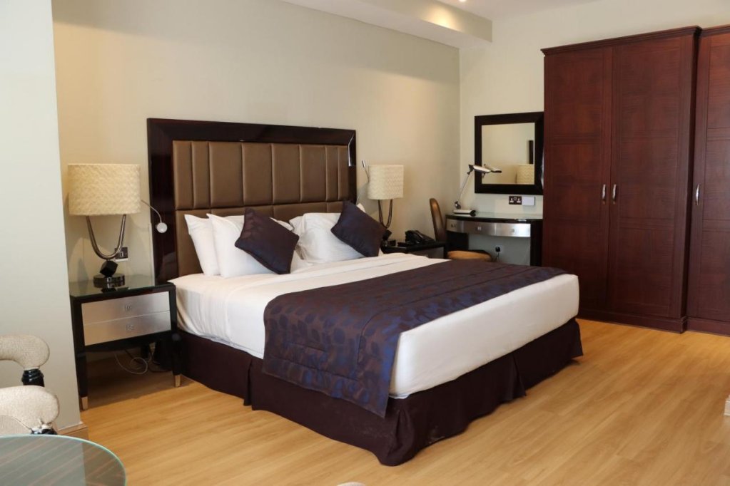 Strato Hotel by Warwick 3