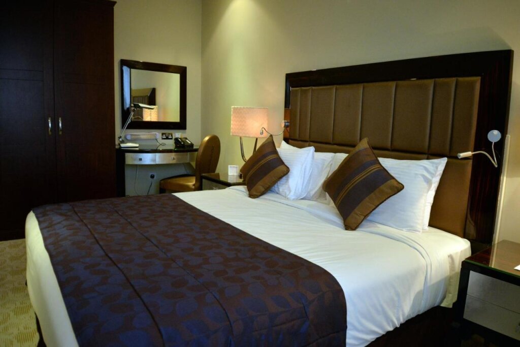 Strato Hotel by Warwick 6