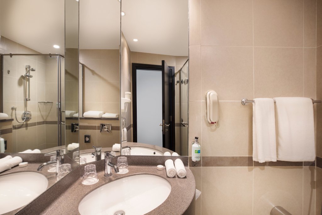 Holiday Inn Express Dubai Safa Park, an IHG Hotel 6