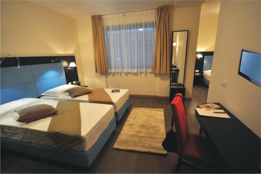 Hotel 325 Tor Vergata 5