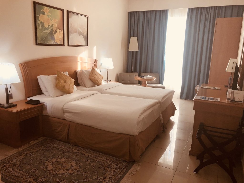 Golden Tulip Sharjah 4