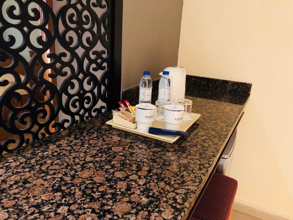 Golden Tulip Sharjah 8