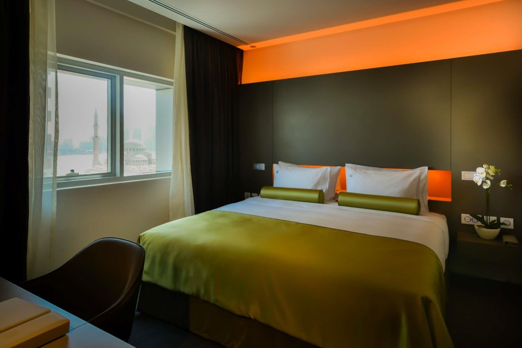 72 Hotel 6