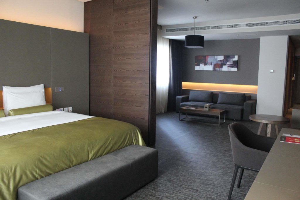 72 Hotel 7