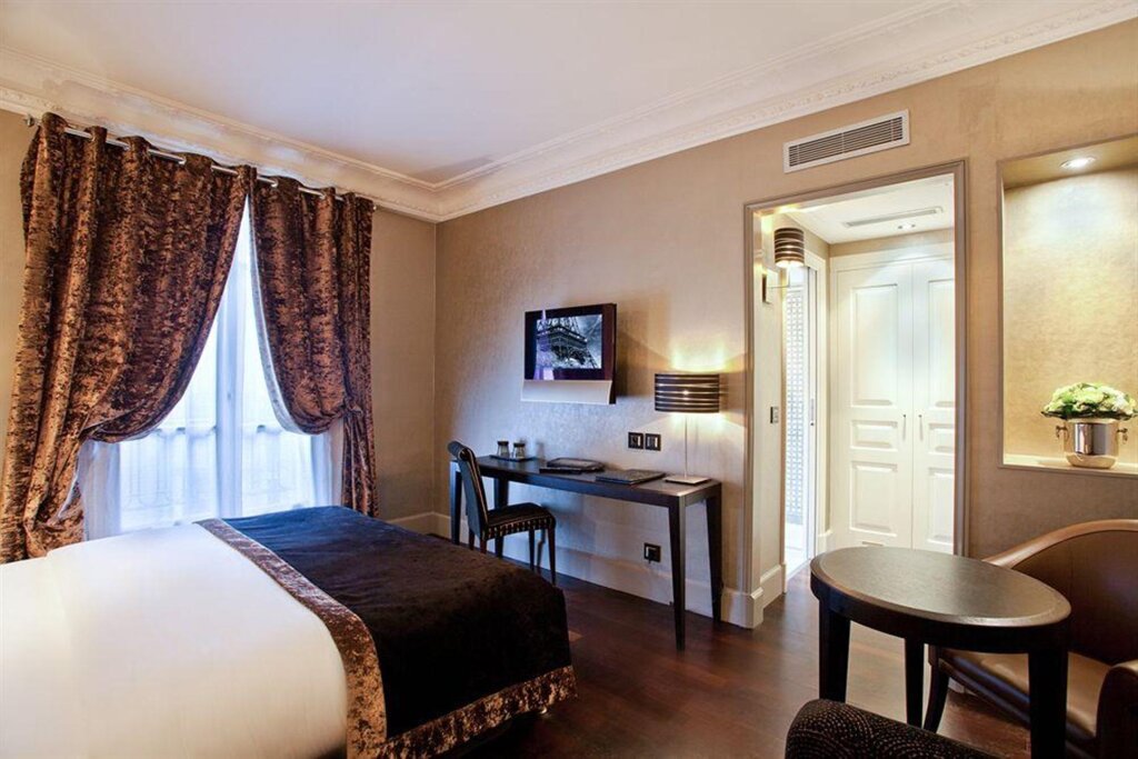 Hotel Ares Eiffel 7