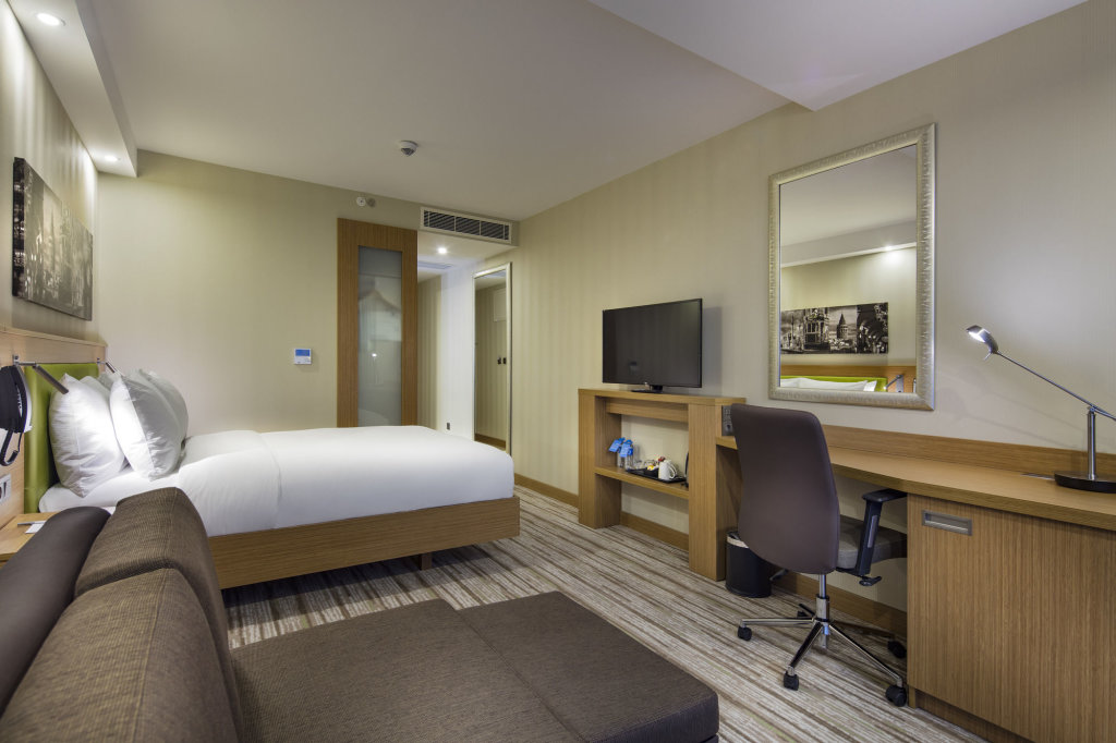 Hampton by Hilton Istanbul Atakoy 18