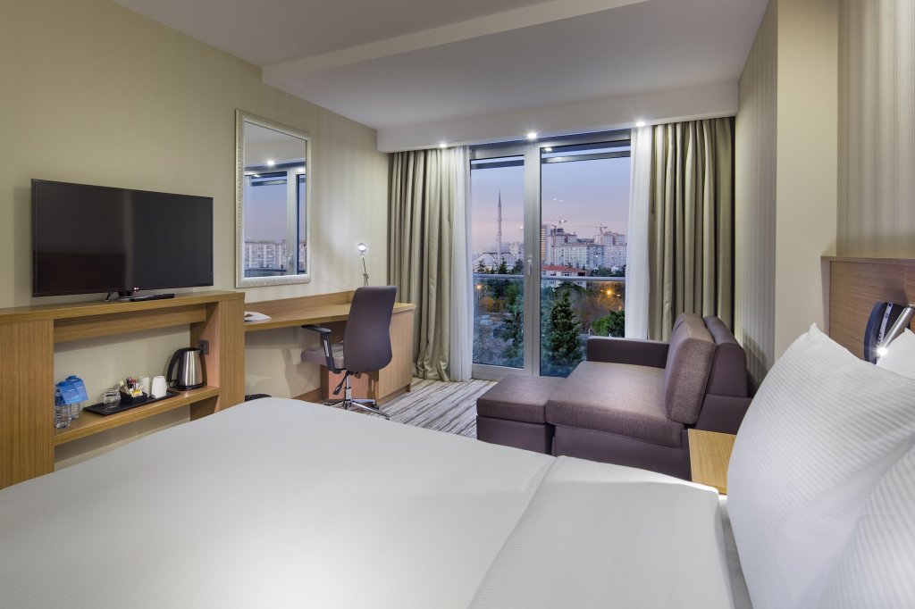 Hampton by Hilton Istanbul Atakoy 3