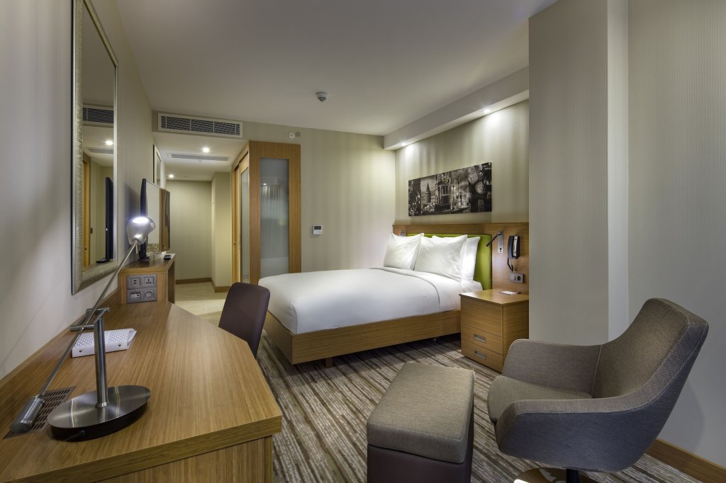 Hampton by Hilton Istanbul Atakoy 7