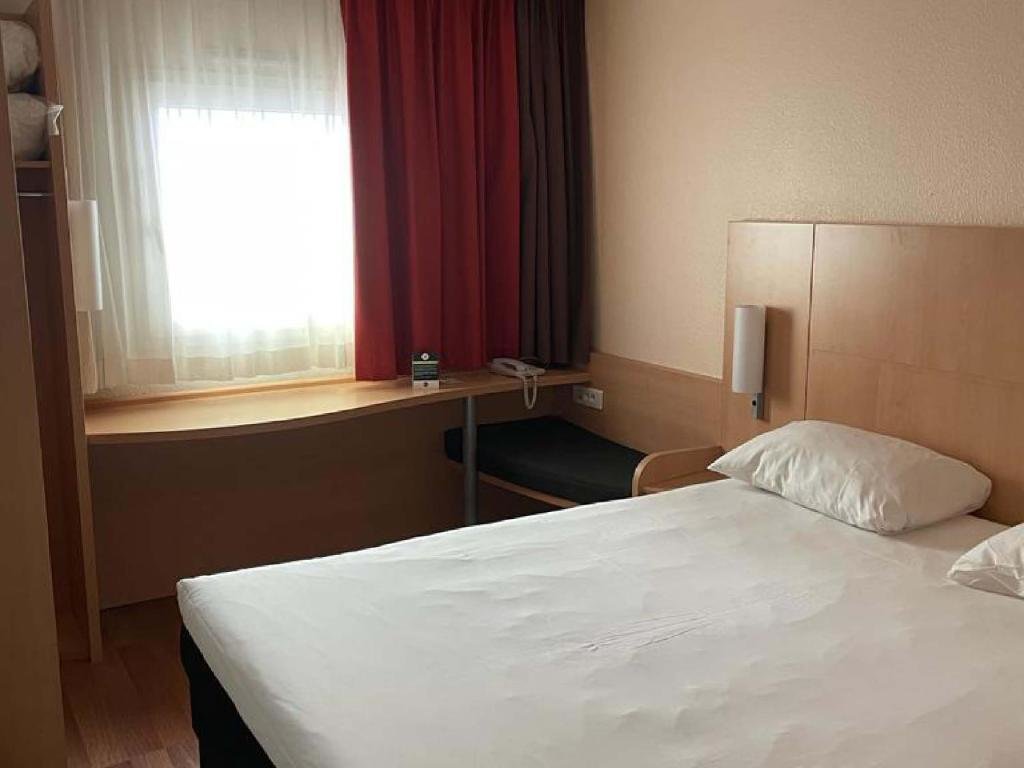 ibis Paris Orly Rungis 14
