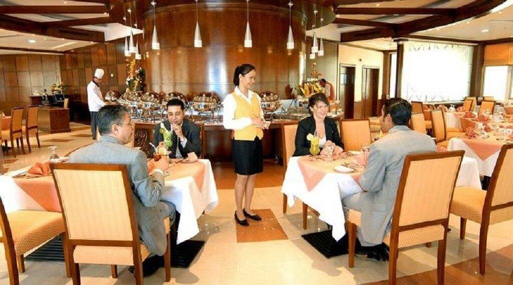 Sharjah Premiere Hotel Resort 10