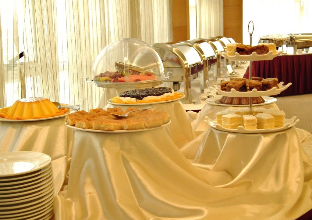 Sharjah Premiere Hotel Resort 8