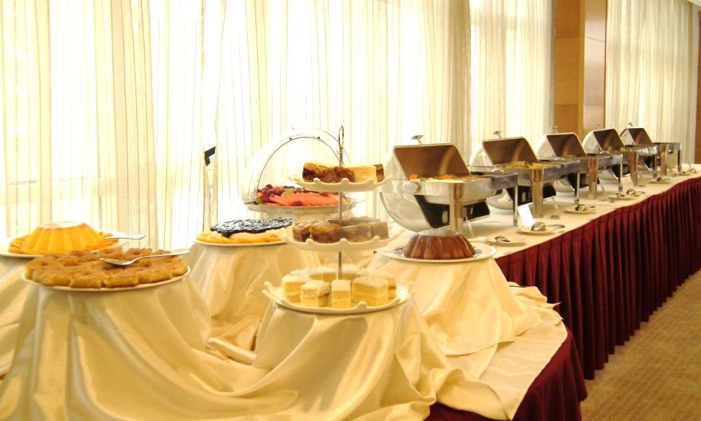 Sharjah Premiere Hotel Resort 9