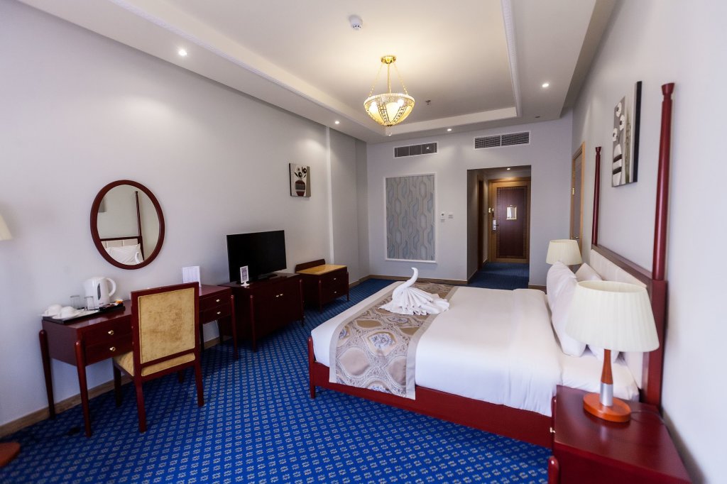 Red Castle Hotel 8
