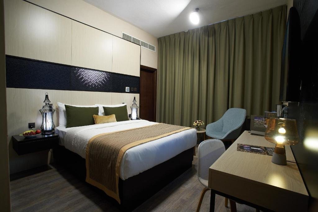 TIME Express Hotel Al Khan 18