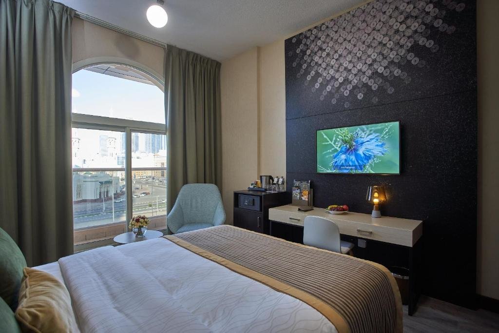 TIME Express Hotel Al Khan 4