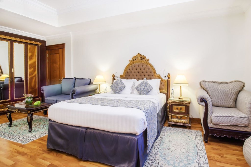 Grand Excelsior Hotel Bur Dubai 4