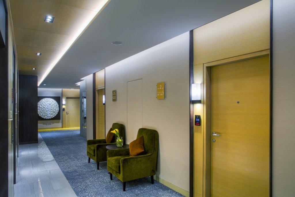 Grayton Hotel Dubai 8