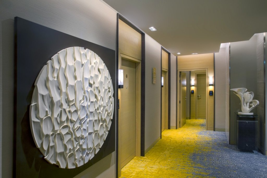 Grayton Hotel Dubai 9