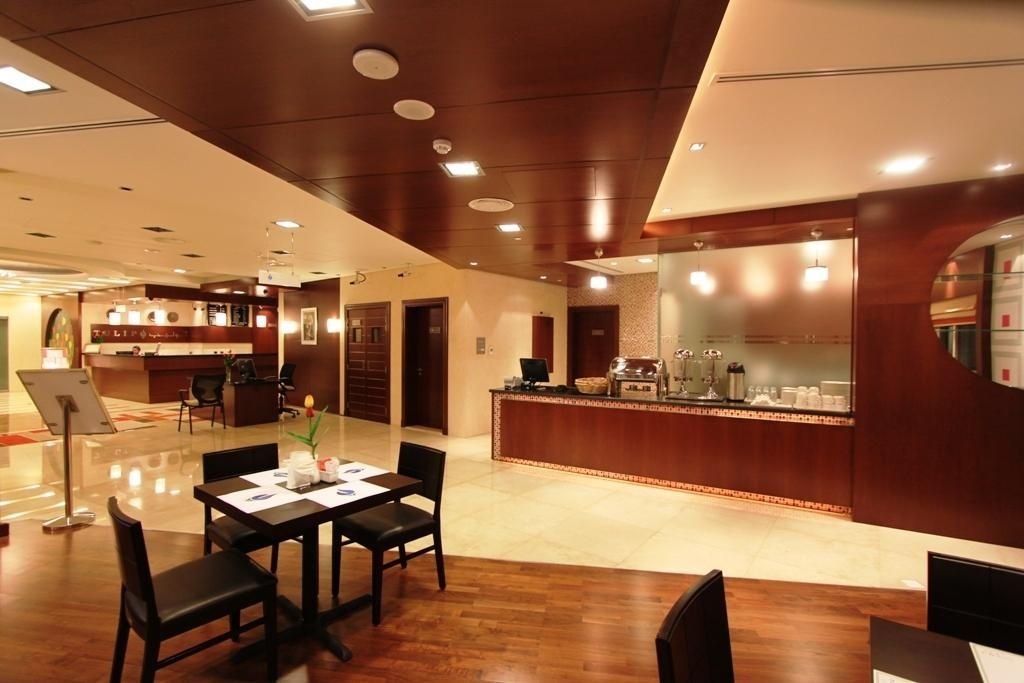 Tulip Hotel Apartment 5