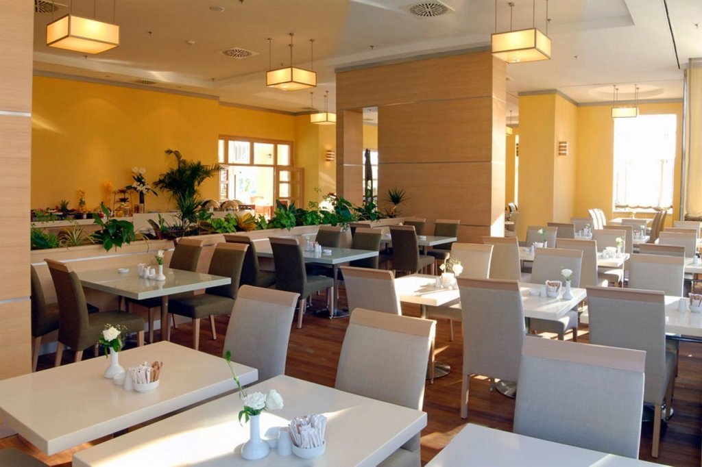 WOW Airport Hotel 13