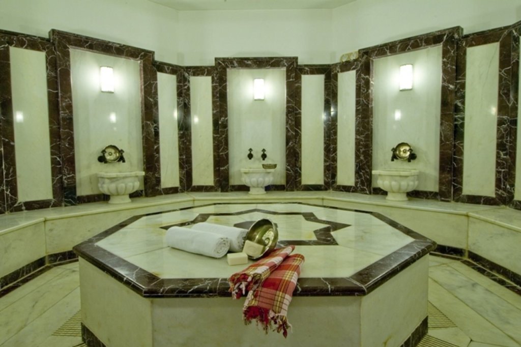 WOW Airport Hotel 14