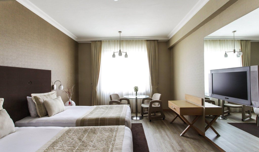 WOW Airport Hotel 6