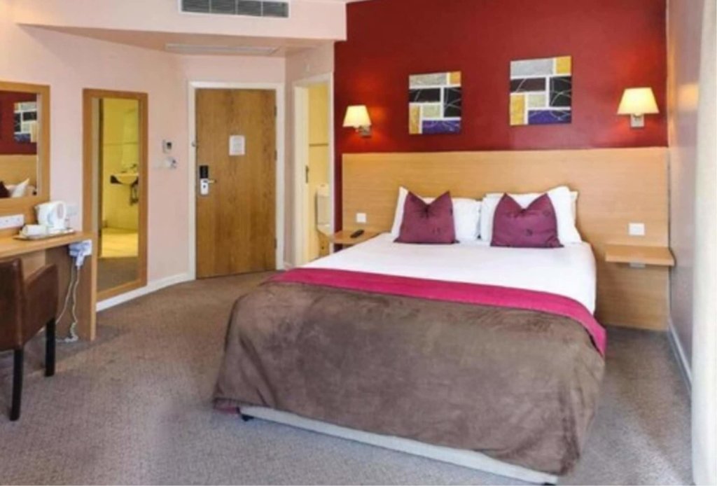 OYO Luton Hotel 8